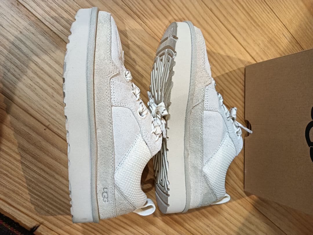 UGG Lo Lomel スニーカー