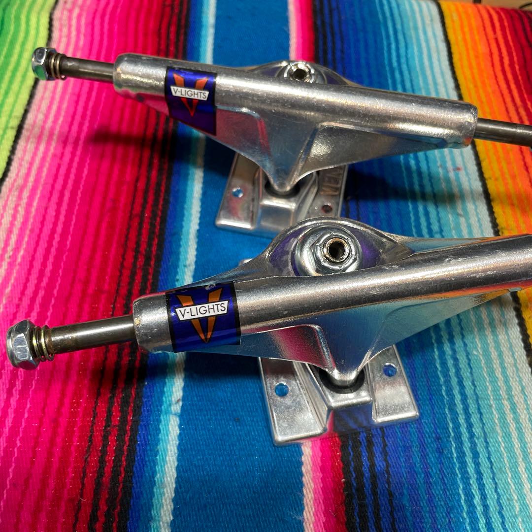 ベンチャーV-Lights スケート トラックシルバー定価14,8005.2HI