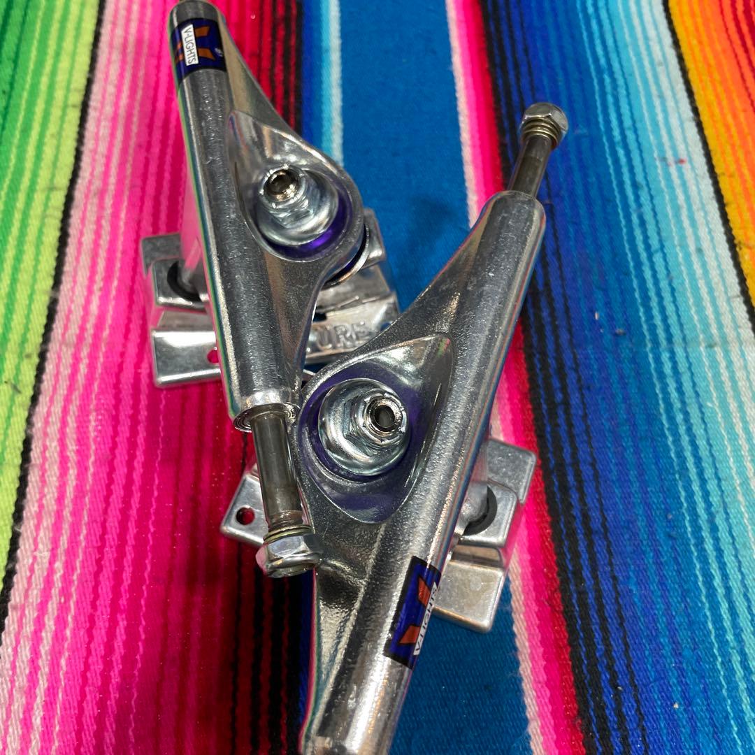 ベンチャーV-Lights スケート トラックシルバー定価14,8005.2HI