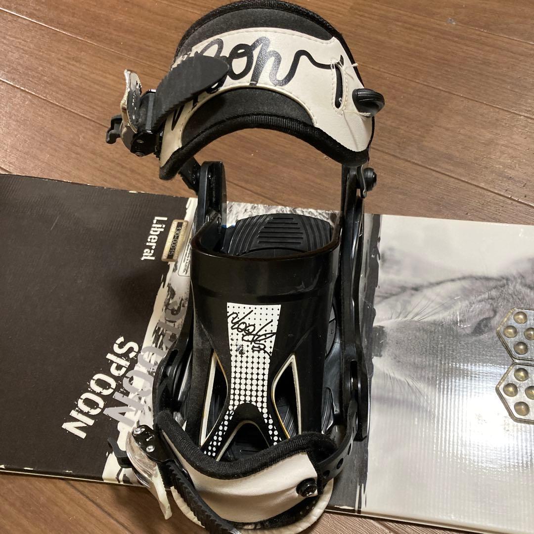 SPOON 130cm FLAT LIBERAL スノーボード　ビンディング付き