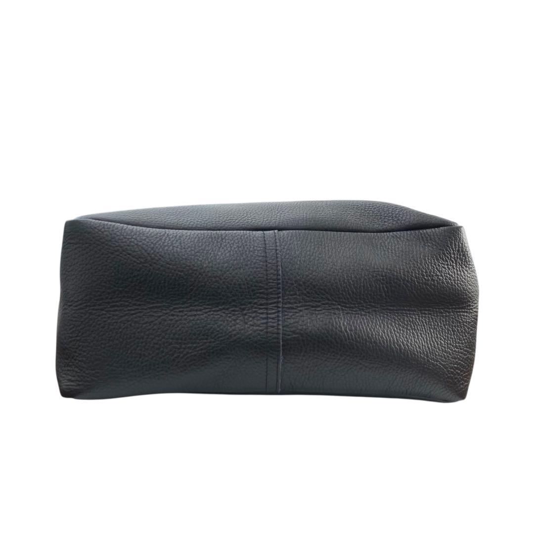 【現行品】ヤングアンドオルセン エンボス レザー トートバッグ M 黒