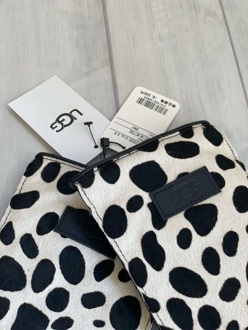 【専用ルイ1世様】UGG ダルメシアン柄 ミトン M 新品未使用タグ付き　ハラコ