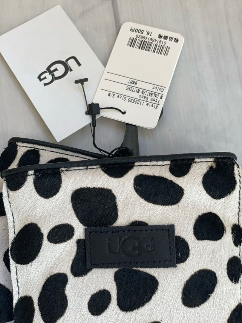 【専用ルイ1世様】UGG ダルメシアン柄 ミトン M 新品未使用タグ付き　ハラコ