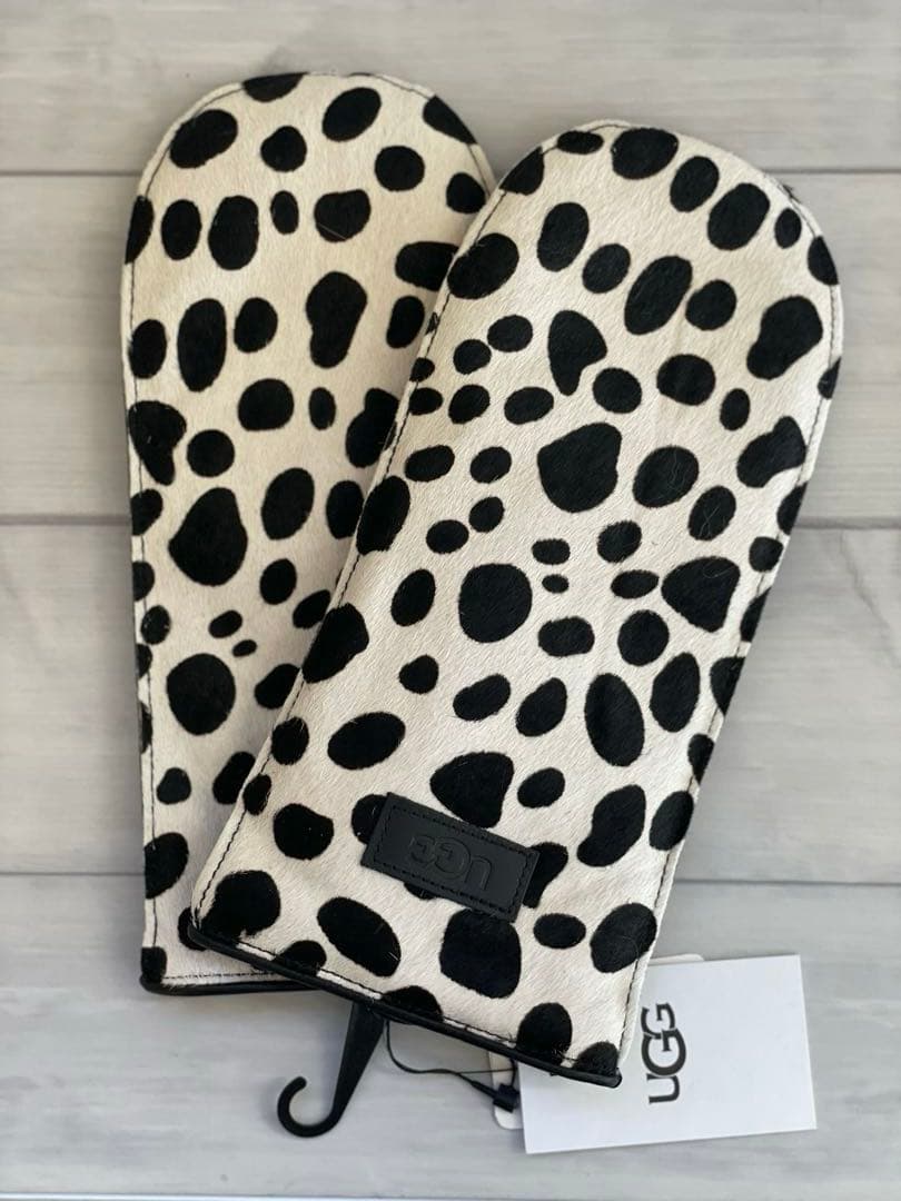 【専用ルイ1世様】UGG ダルメシアン柄 ミトン M 新品未使用タグ付き　ハラコ