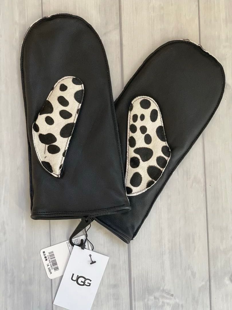 【専用ルイ1世様】UGG ダルメシアン柄 ミトン M 新品未使用タグ付き　ハラコ