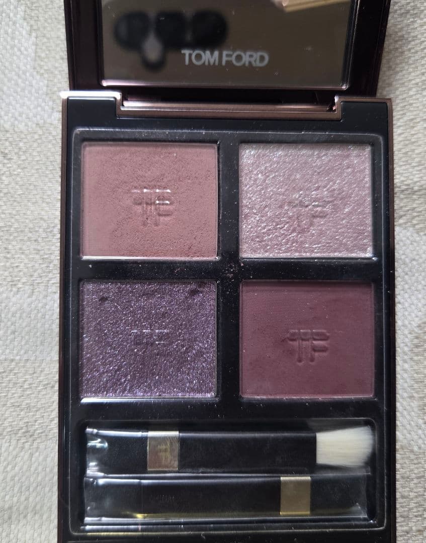 トム・フォード　アイカラークォード 01S メタリックモーブ