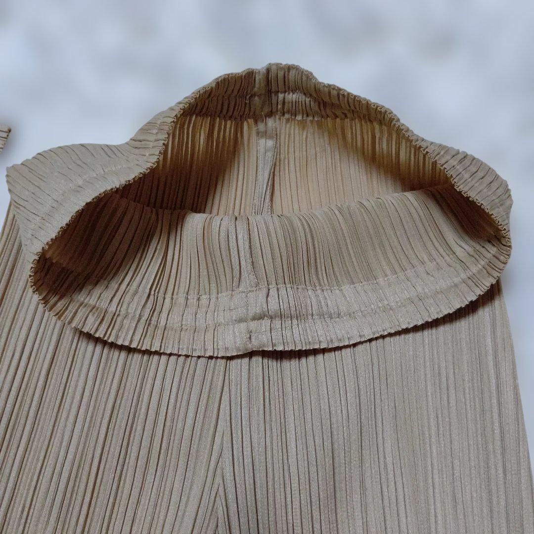 イッセイミヤケ　PLEATS PLEASE ベージュプリーツパンツ