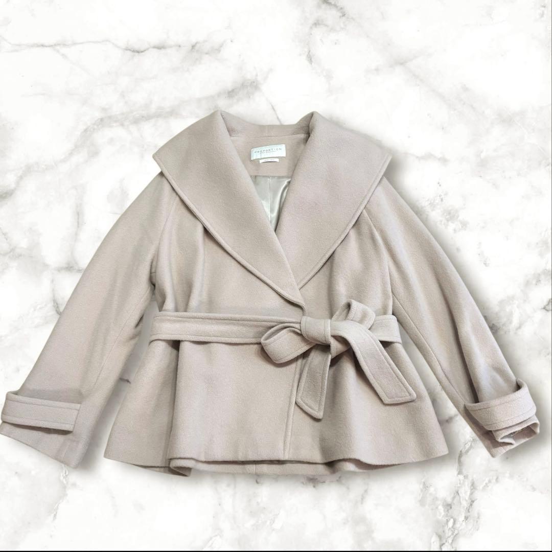 【新品未使用】プロポーションボディードレッシングショート丈ガウンコート（M）