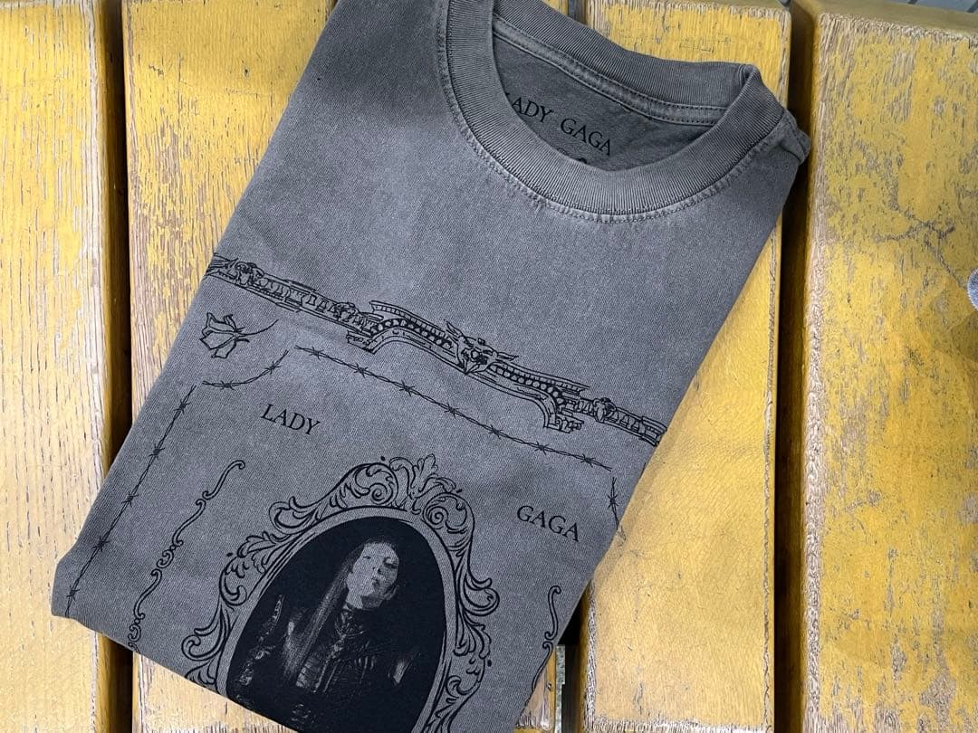 ★新品・未使用★レディーガガ　カメオ　ツアーTシャツ 　Ｍサイズ