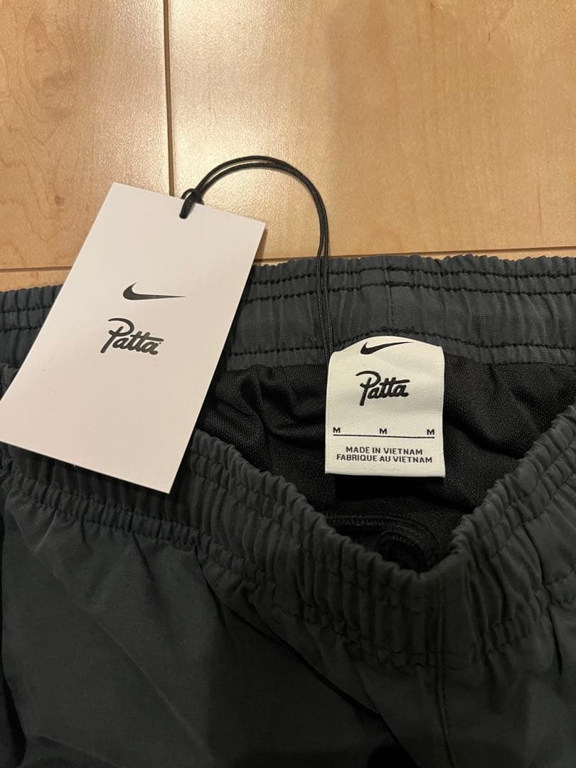 【最終値下げ中】Nike Patta コラボ　トラックパンツ　Mサイズ新品