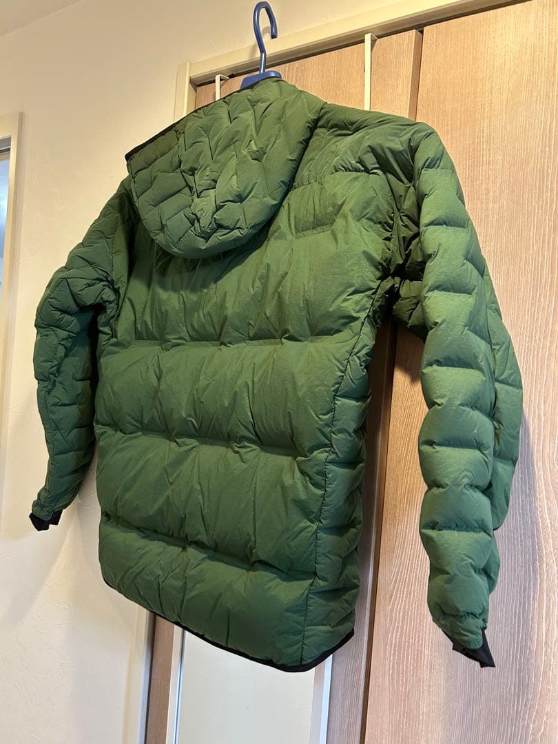 【ほぼ新品】ATHLETA ウルトラストレッチダウンジャケット