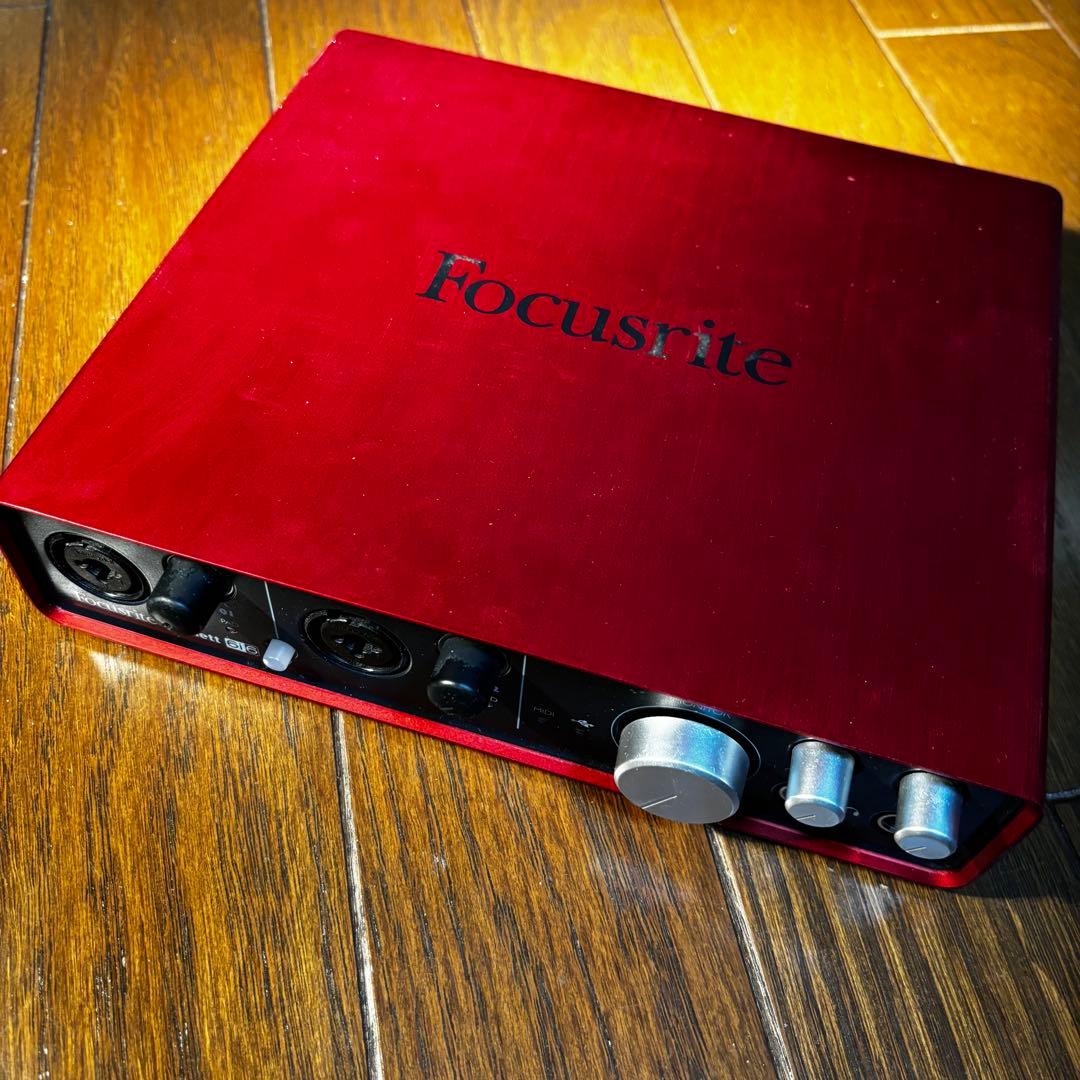 Focusrite Scarlett 6i6 オーディオインターフェイス