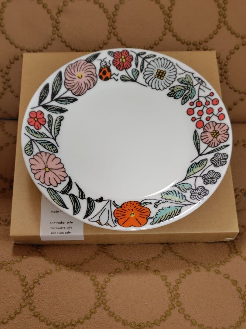 【新品未使用】鹿児島睦　ケーキプレート　箱付き　かごしままこと　てんとう虫