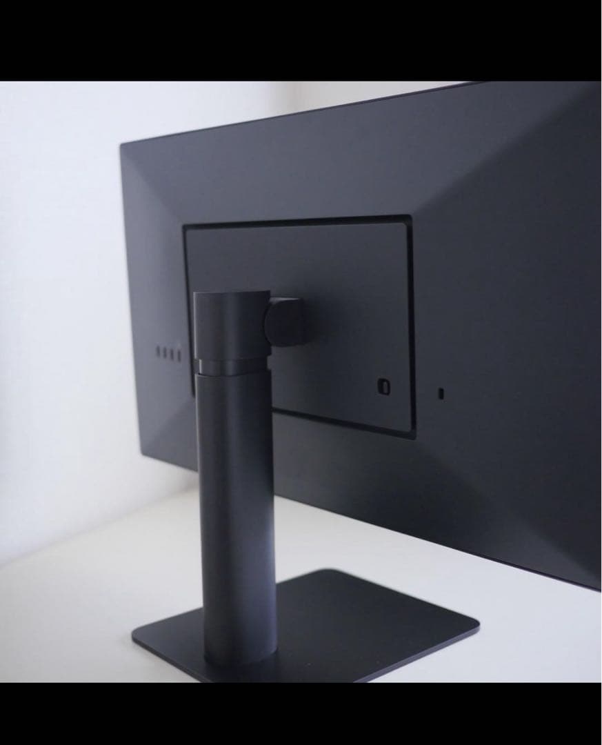 LG UltraFine 4K 21.5inch(usbc ケーブルがない)