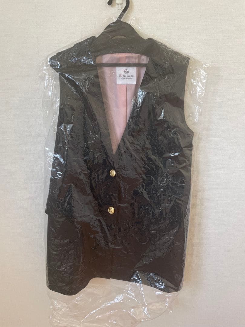 【イデアルーチェ/idealuce】クラシカルジレ ブラック(裏地ピンク)