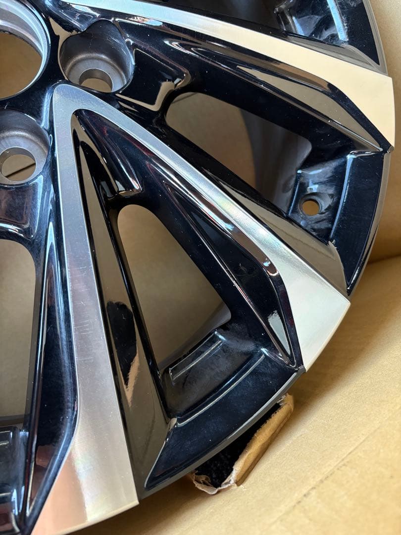 ヴォクシー　90系純正17インチアルミホイール