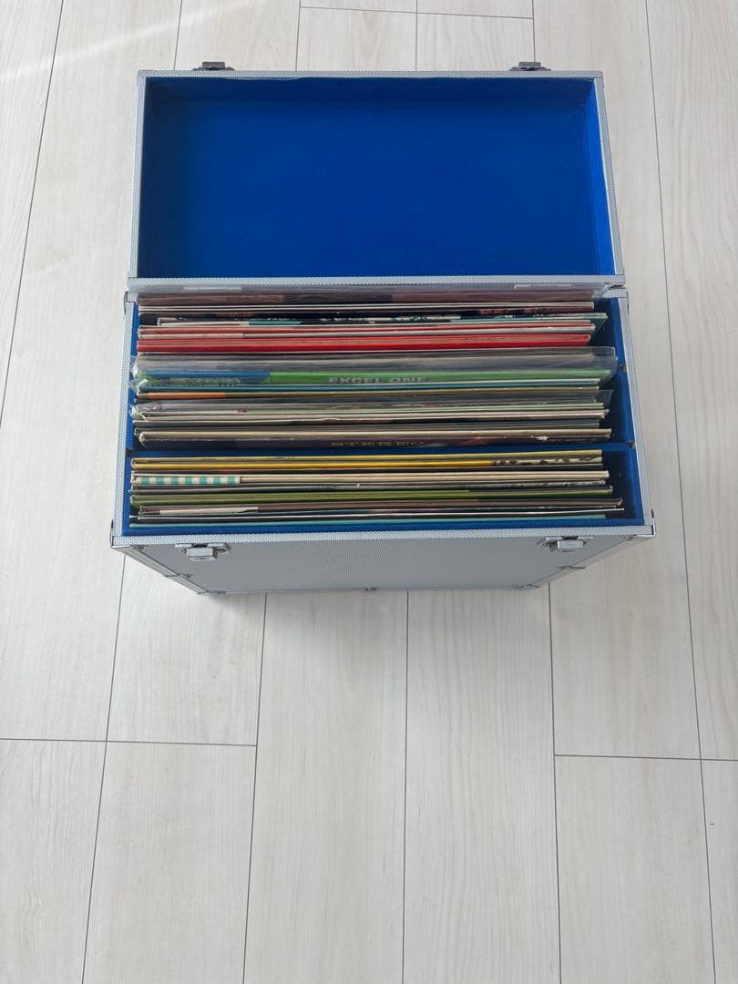 レコード洋楽邦楽まとめ売り、ばら売りしません。ケース付きです。