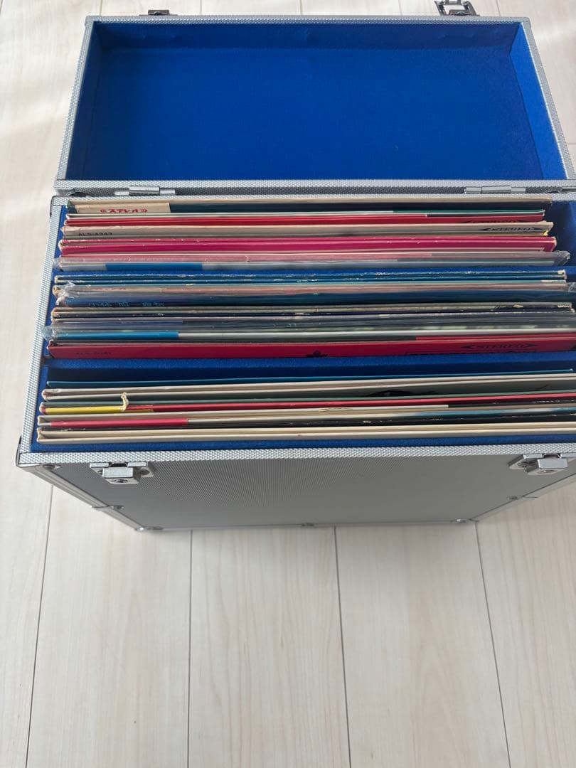 レコード洋楽邦楽まとめ売り、ばら売りしません。ケース付きです。
