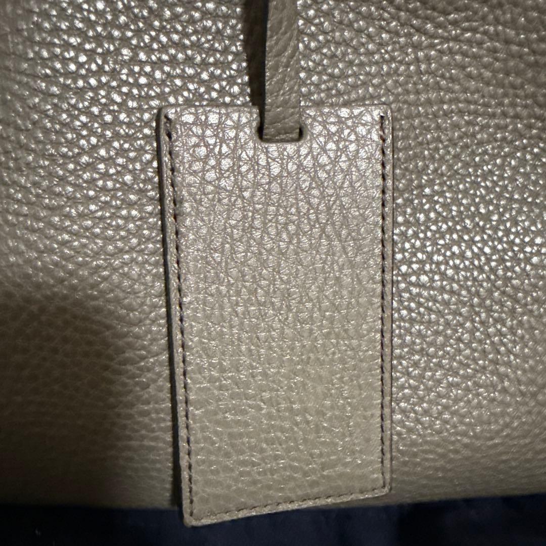 ハンドバッグ　PRADA レザーバッグ　グレー