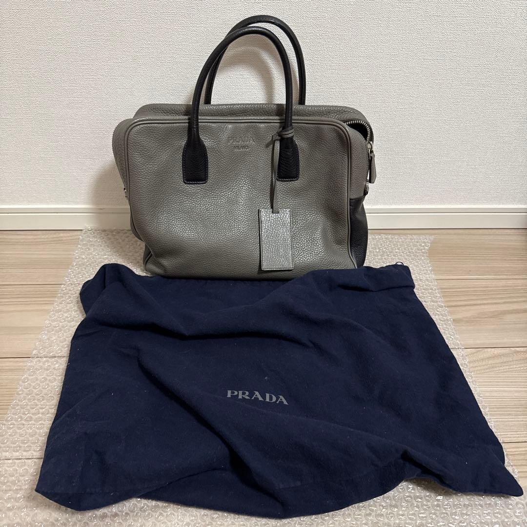 ハンドバッグ　PRADA レザーバッグ　グレー