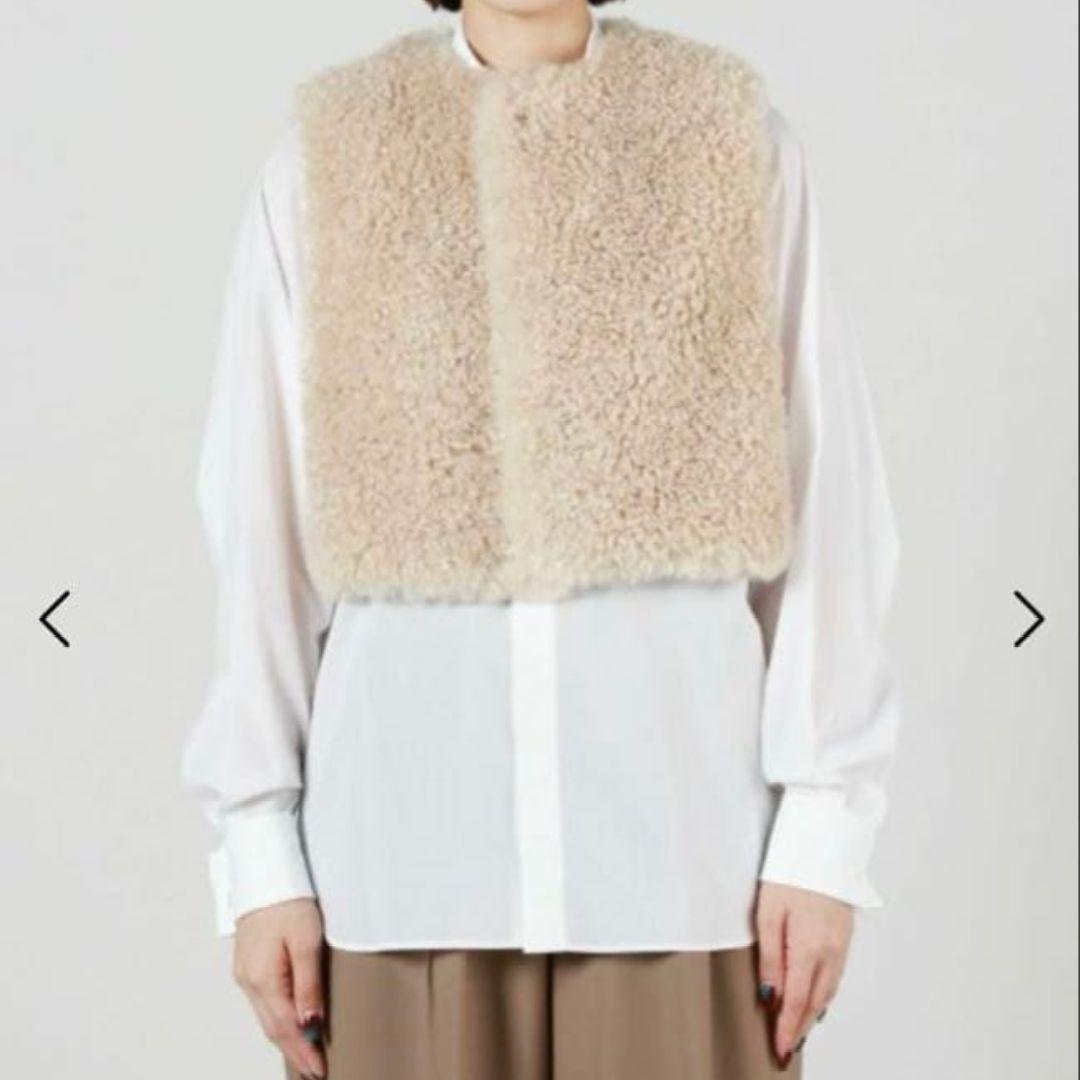 HYKE FAUX SHEARLING CROPPED VEST ベージュ