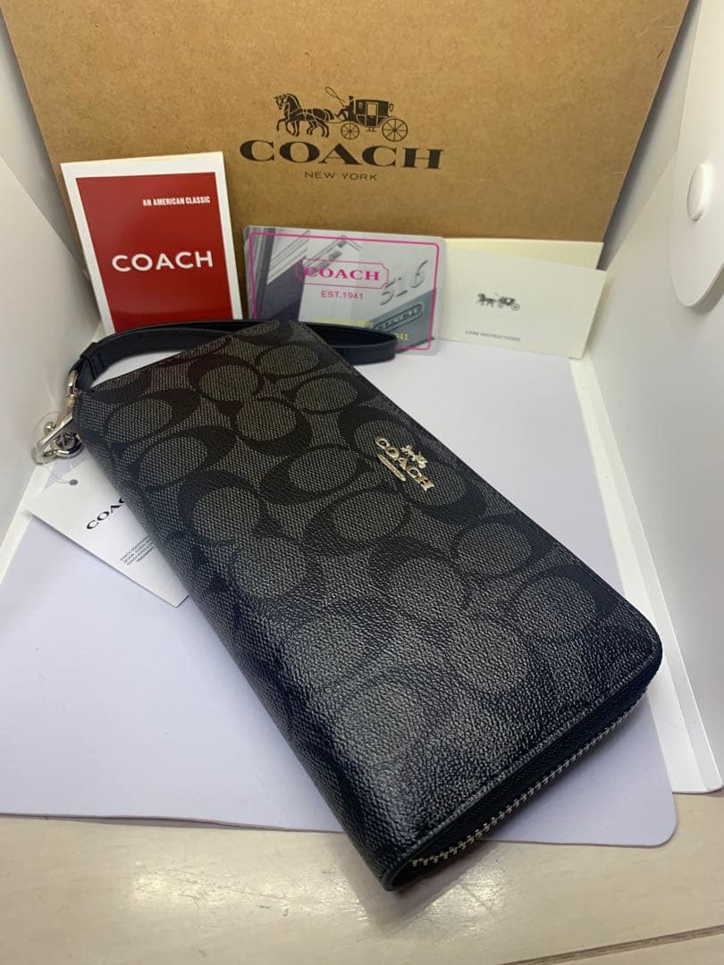 COACH　コーチ　C4452　長財布　ラウンドファスナー　シグネチャー　PVC