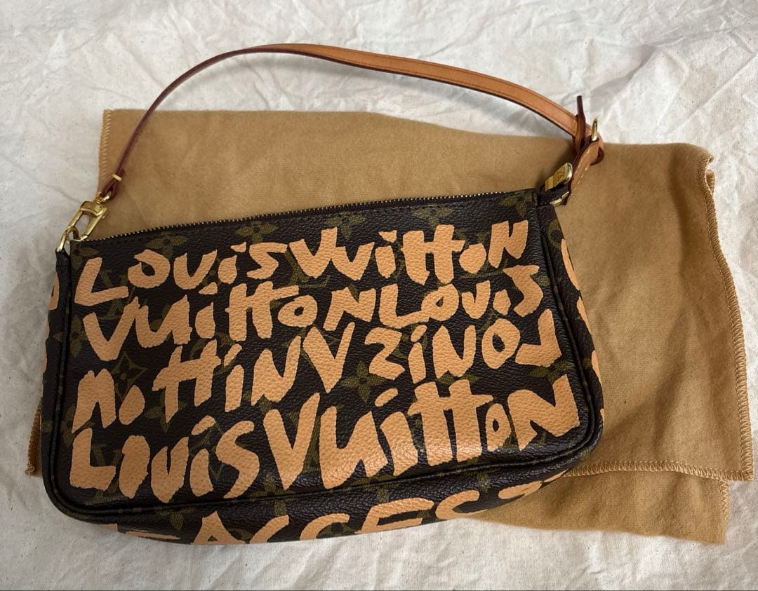 ルイヴィトンLouis Vuittonモノグラムアクセソワール グラフィティー