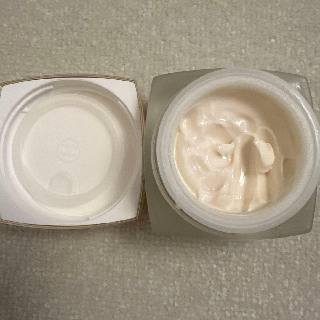 シャネル サブリマージュ ラ クレーム リュミエール