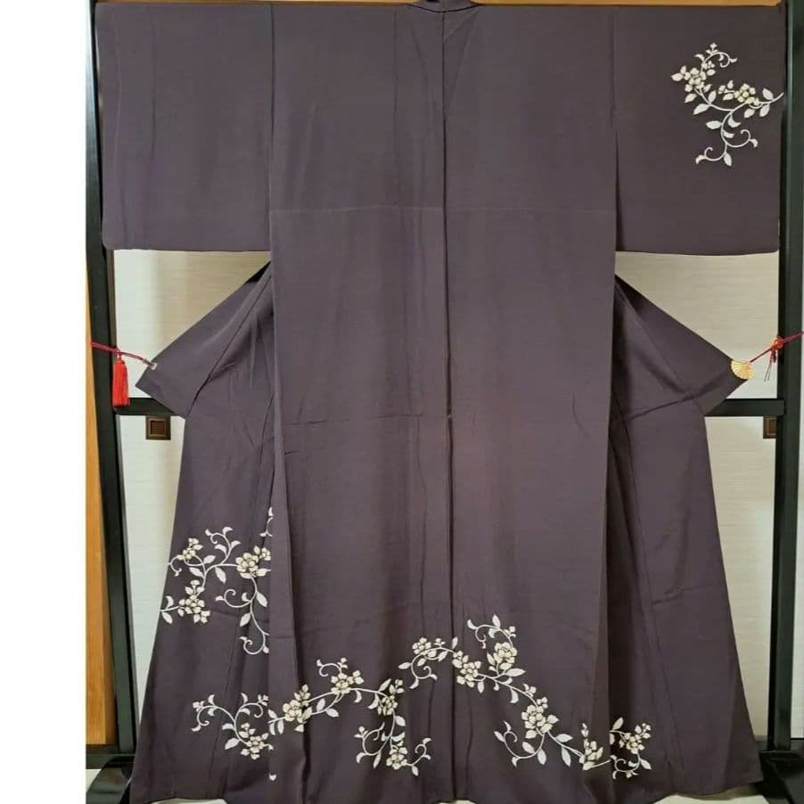 144 唐花模様 訪問着　特選　上質生地　プラスサイズ 頭重