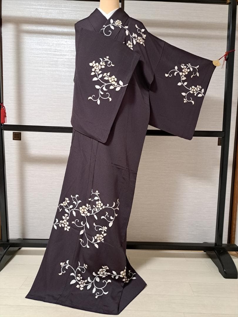 144 唐花模様 訪問着　特選　上質生地　プラスサイズ 頭重