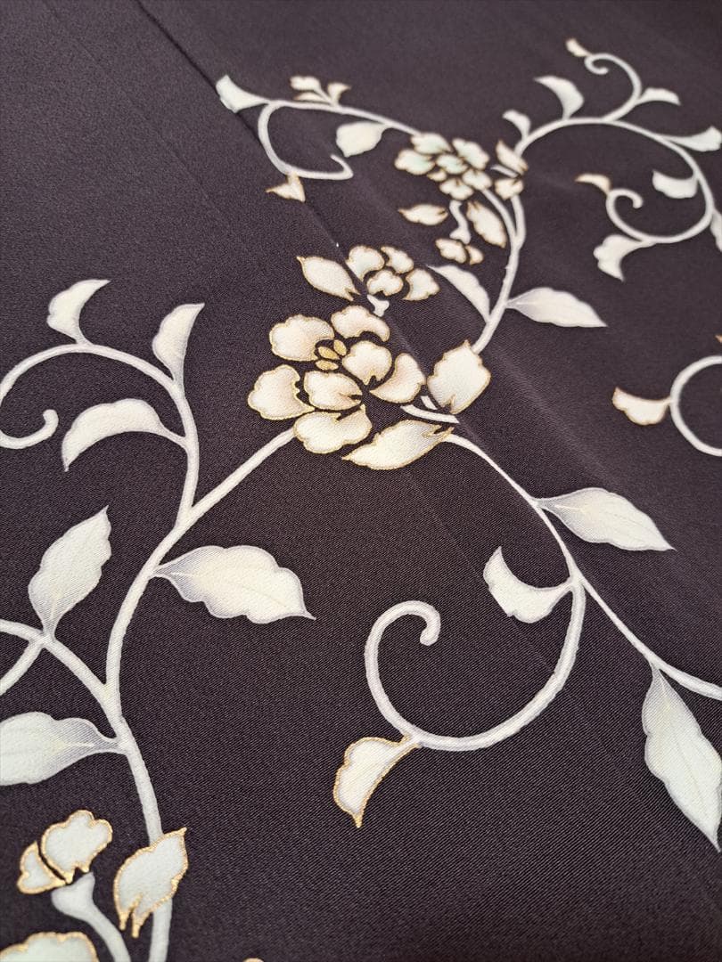 144 唐花模様 訪問着　特選　上質生地　プラスサイズ 頭重