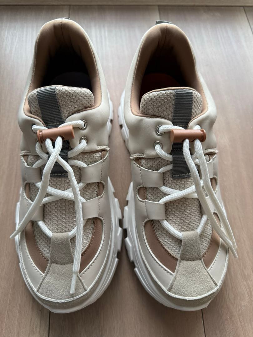 夫が寝たあとにオリジナル瞬履きスニーカーSサイズ（22-22.5）ベージュカラー
