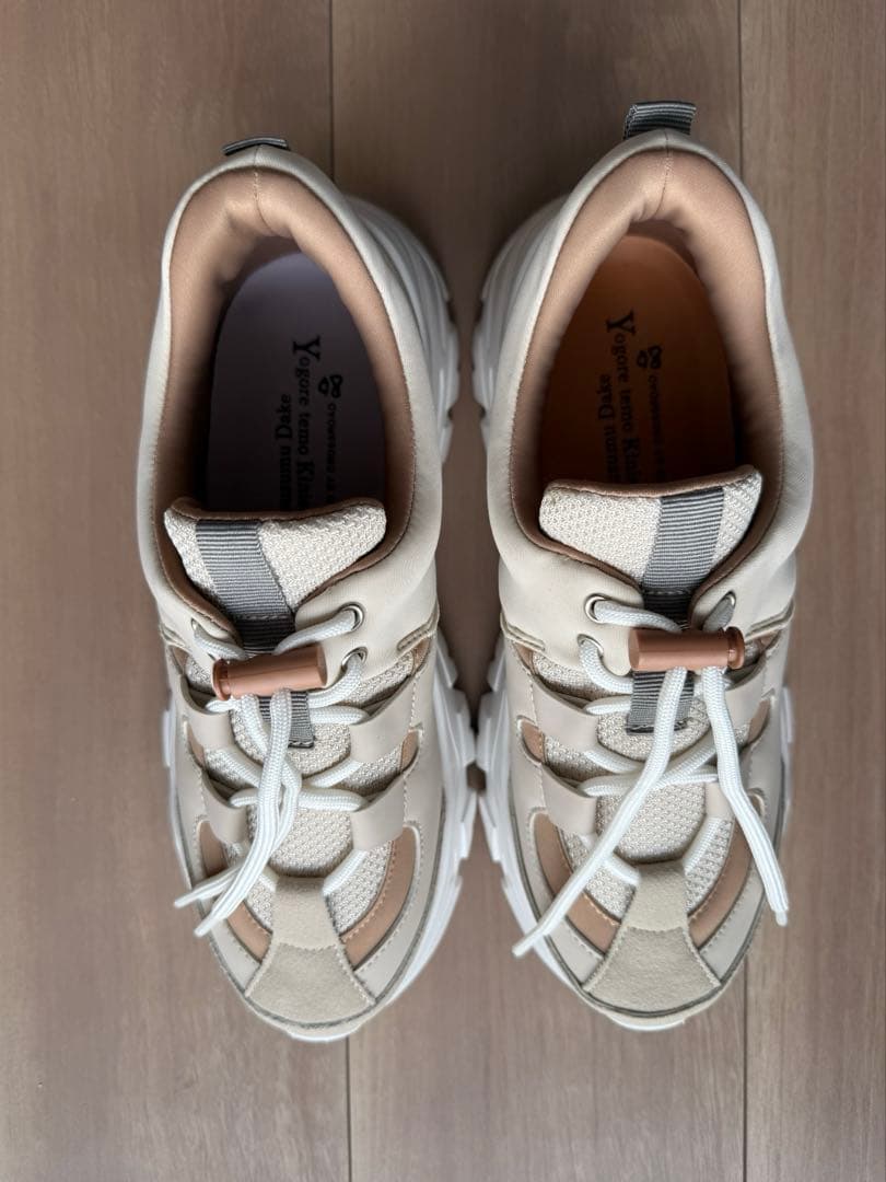 夫が寝たあとにオリジナル瞬履きスニーカーSサイズ（22-22.5）ベージュカラー