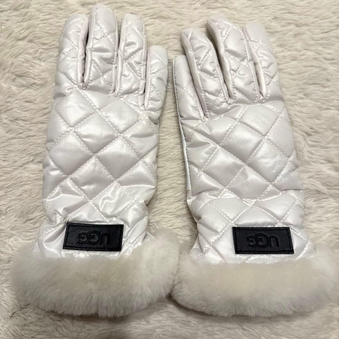 【新品未使用】UGG ホワイト キルティング手袋