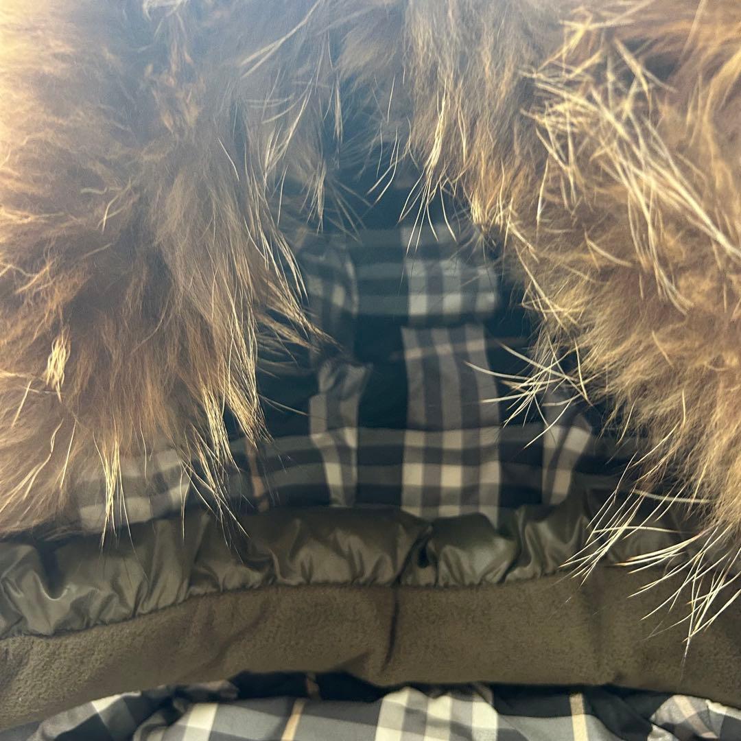 美品✨　バーバリー ダウンベスト リアルファー　ロゴ刺繍　カーキ　チェック　②