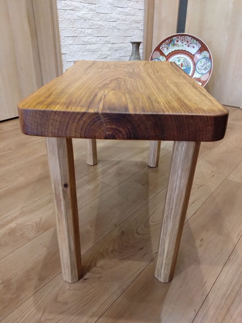 栗一枚板のテーブル⑳　桜❕栗の耳付き天板厚さ約45㎜の迫力満点、木目が綺麗