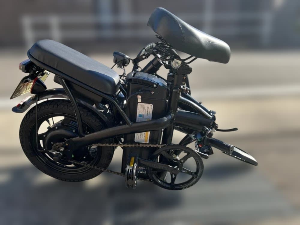 愛知県名古屋市発　折りたたみ機構付き電動アシスト自転車