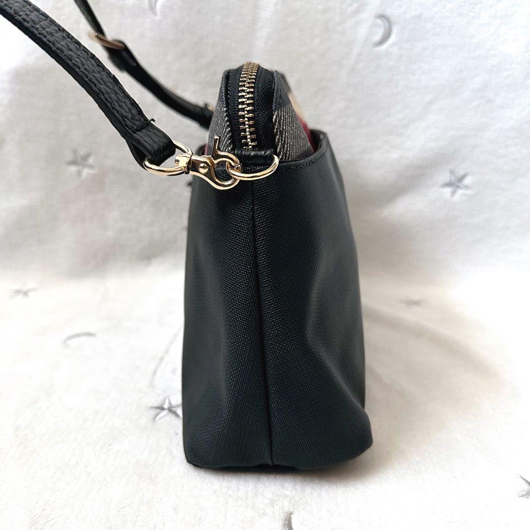 ブルーレーベルクレストブリッジ　ショルダーバッグ　CBチェック　ゴールド金具　黒