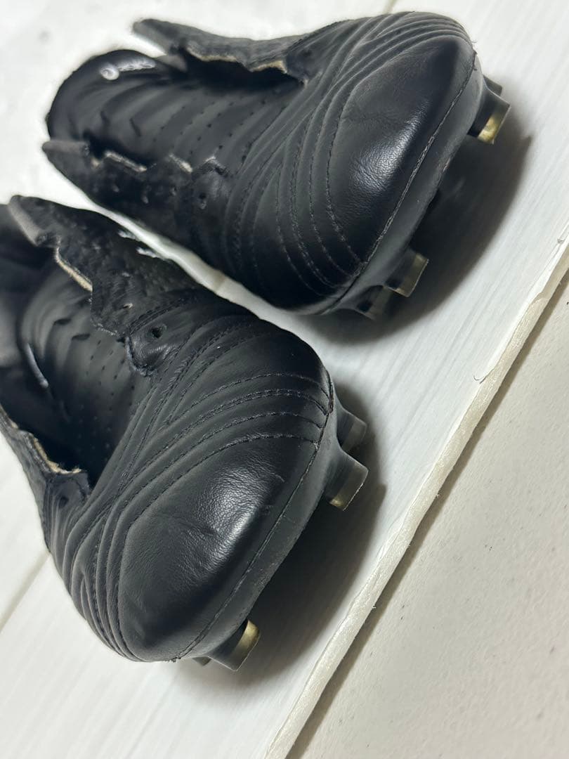 ULTREZZA asics アシックス 1103A031 送料込み　即購入可