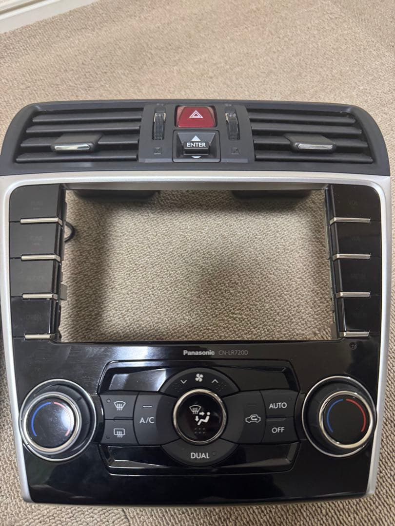 vm レボーグ　パナソニック純正ナビ　CN-LR720D