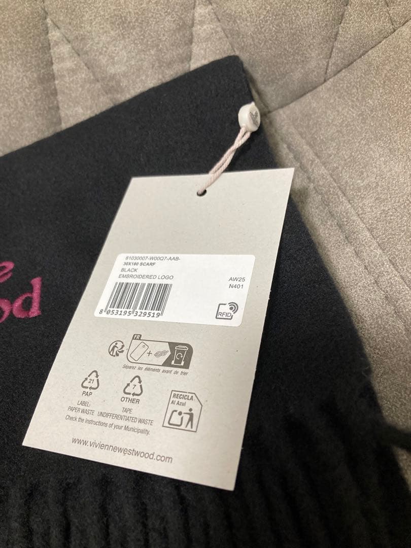 【新品タグ付き】Vivienne Westwood マフラー ブラック ロゴ