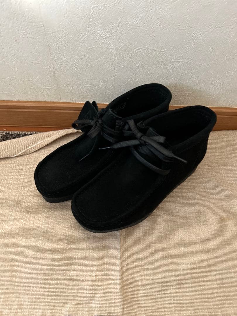 美品！Clarks Wallabees ブラック スエード23.0