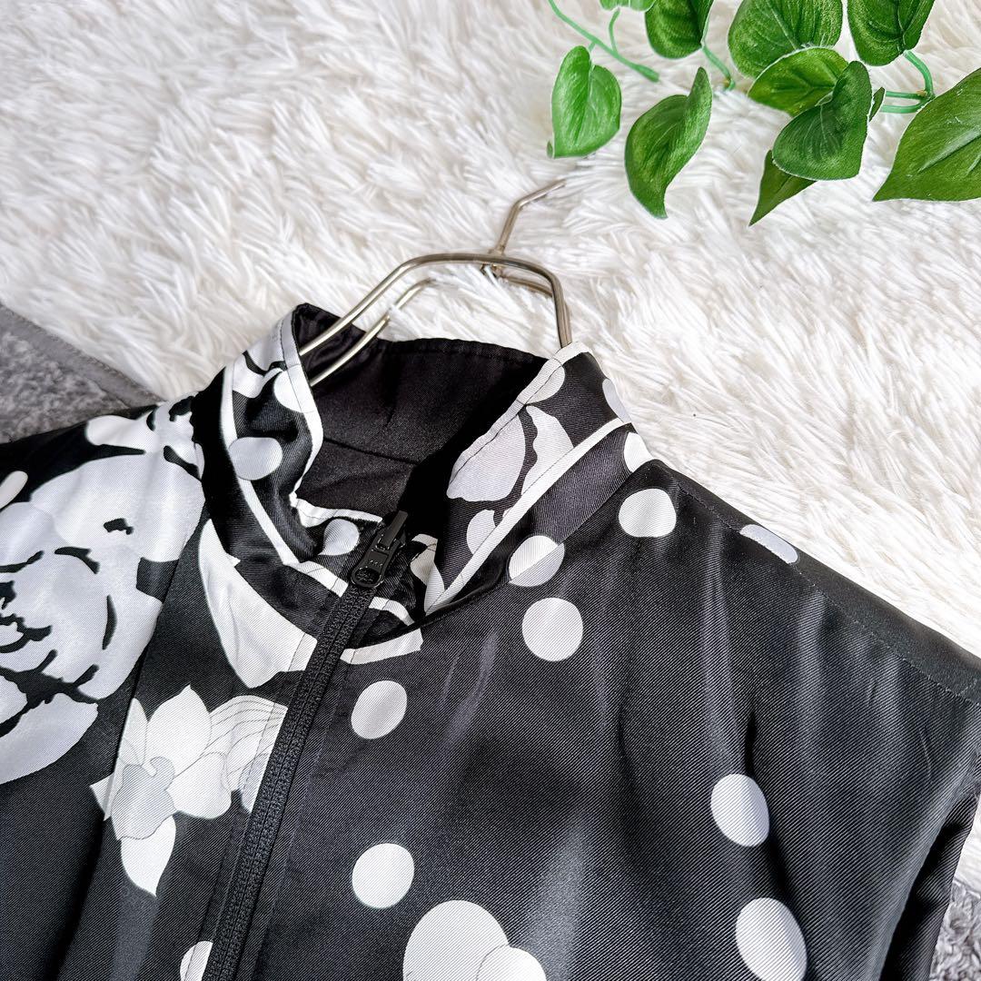 レオナール　リバーシブル　中綿ベスト　花柄　大きいサイズ　42 黒