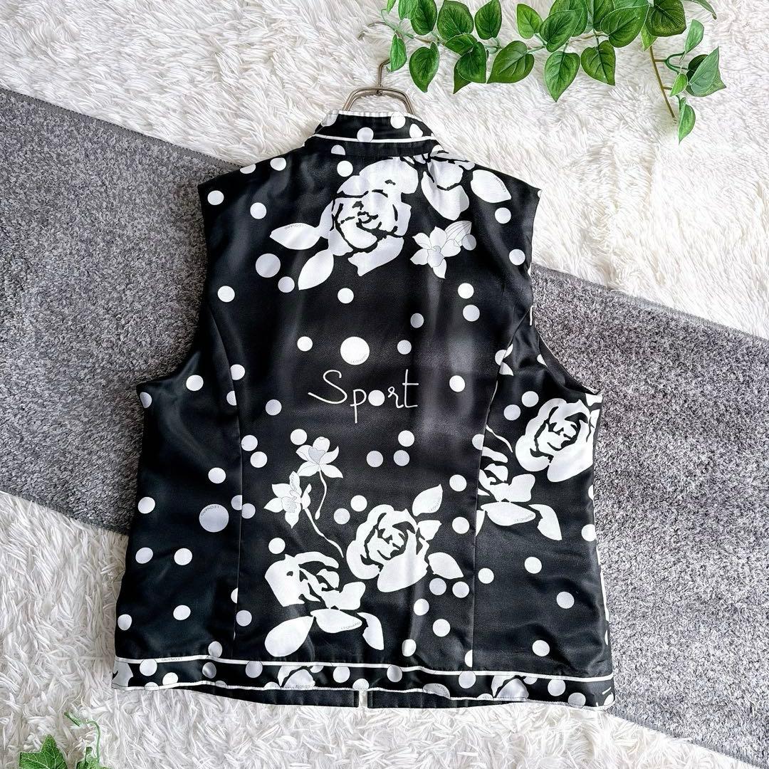 レオナール　リバーシブル　中綿ベスト　花柄　大きいサイズ　42 黒
