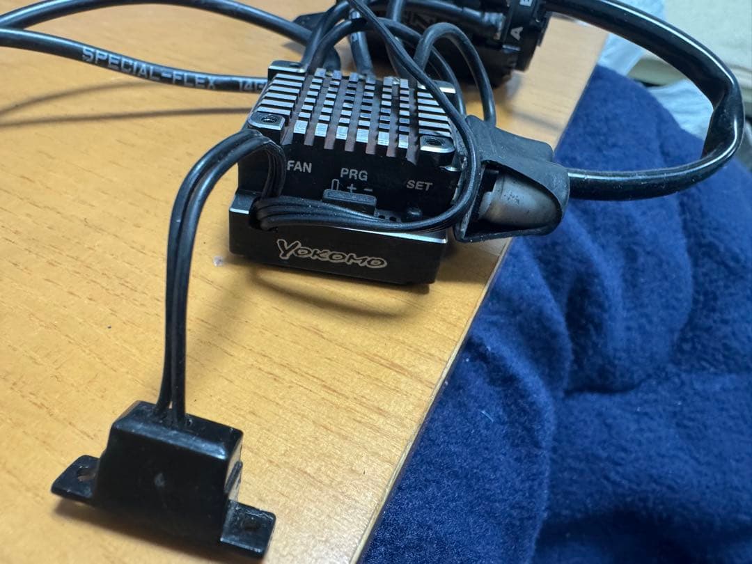 た品　ラジコン　ヨコモ　アンプ、モーターセット