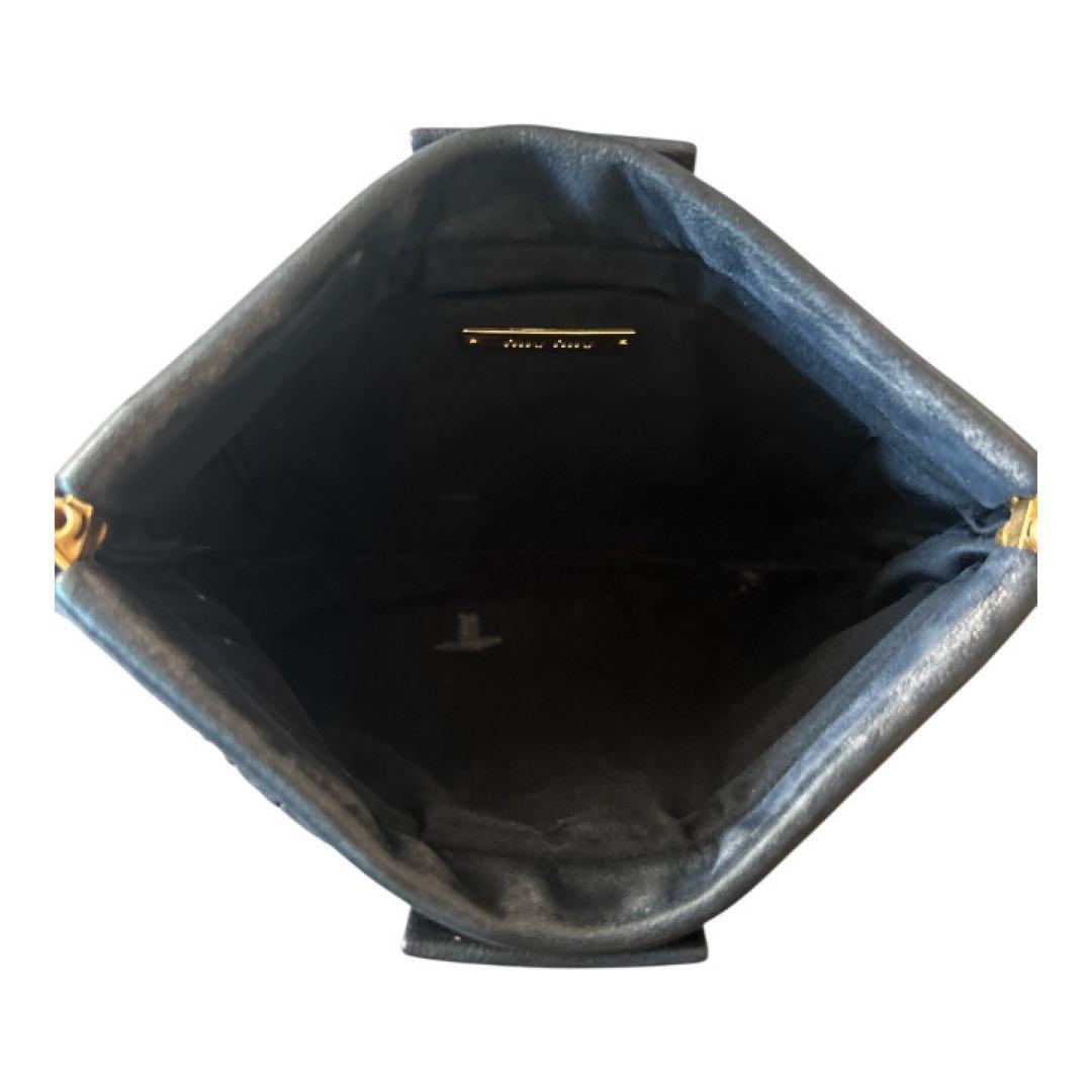 【美品】ミュウミュウ クラッチバッグ マテラッセ 紺レザー ゴールドロゴ