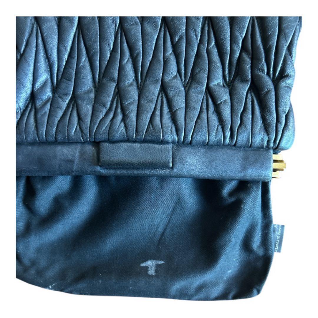 【美品】ミュウミュウ クラッチバッグ マテラッセ 紺レザー ゴールドロゴ