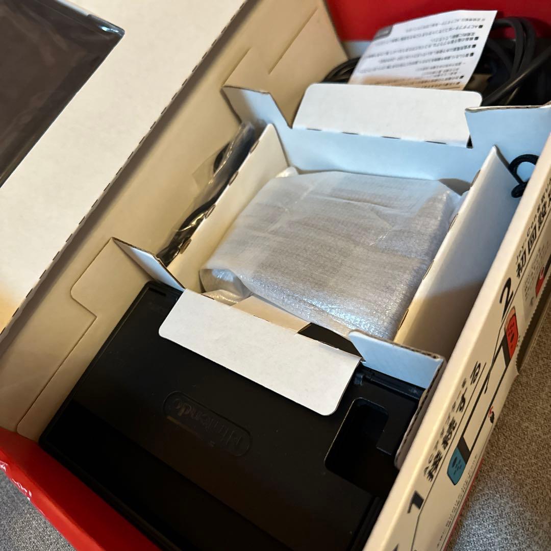 【美品】Nintendo Switch 本体 スィッチ　動作確認済み