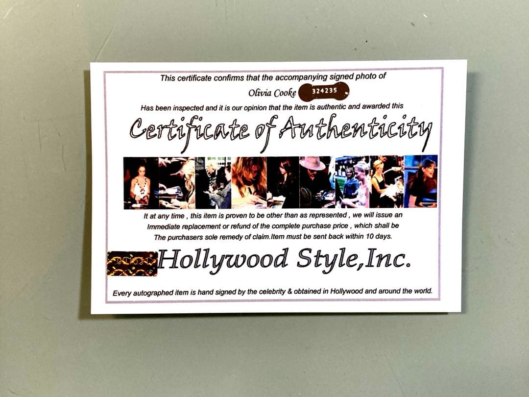 オリヴィアクック直筆サイン入り超大型写真…