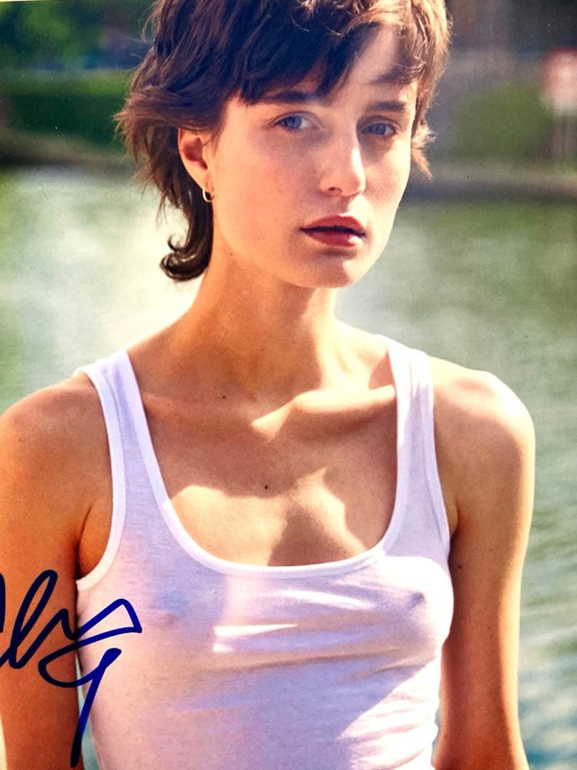 オリヴィアクック直筆サイン入り超大型写真…